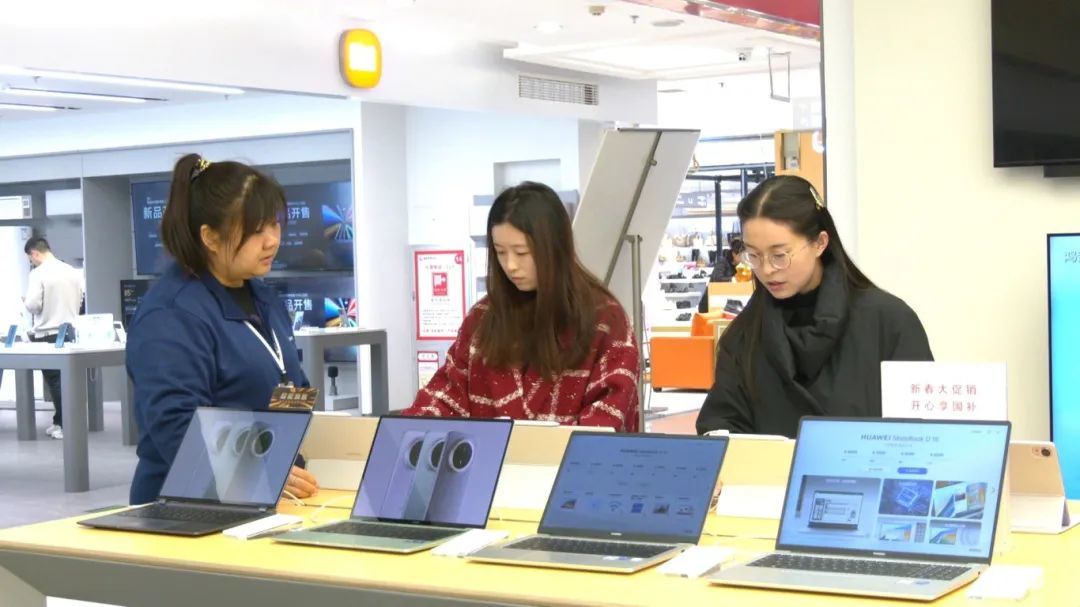 数码产品领跑消费盛宴，肃州“利”“惠”双全激活市场活力